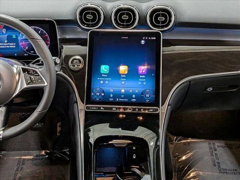 Used 2026 Mercedes-Benz GLC 300 image 12