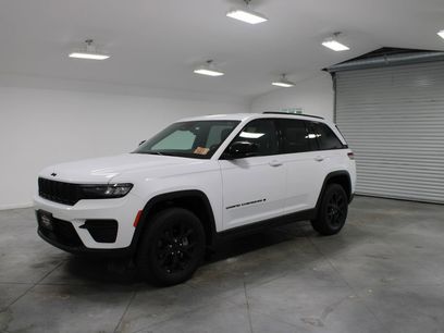 Used 2024 Jeep Grand Cherokee Altitude