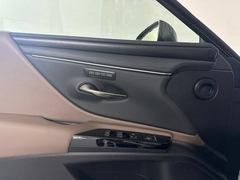 Used 2025 Lexus ES 350 w/ Premium Package FWD image 30