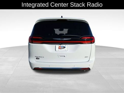 New 2026 Chrysler Pacifica Select image 6