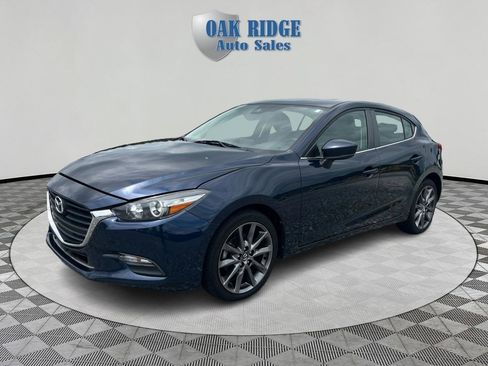 Used 2018 MAZDA MAZDA3 Touring FWD image 1