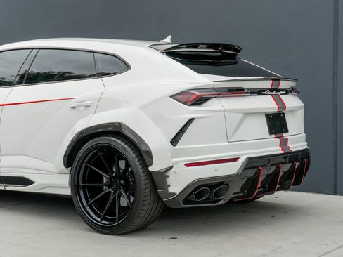 Used 2021 Lamborghini Urus AWD/4WD image 21