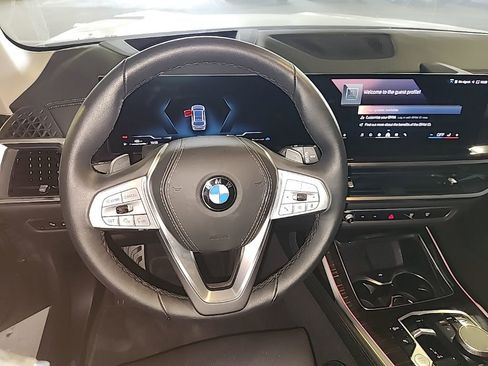 Used 2026 BMW X7 xDrive40i AWD/4WD image 4