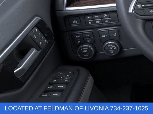 New 2025 Chevrolet Suburban Premier image 22