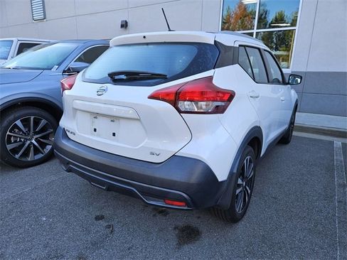 Used 2019 Nissan Kicks SV image 7
