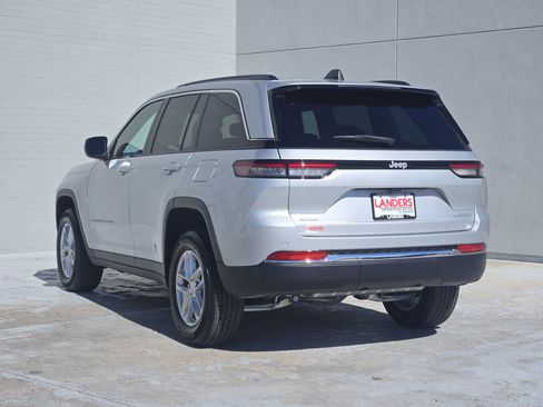 New 2026 Jeep Grand Cherokee Laredo X image 3