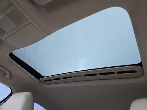 Used 2013 Volkswagen Passat 2.5 SEL Premium image 29