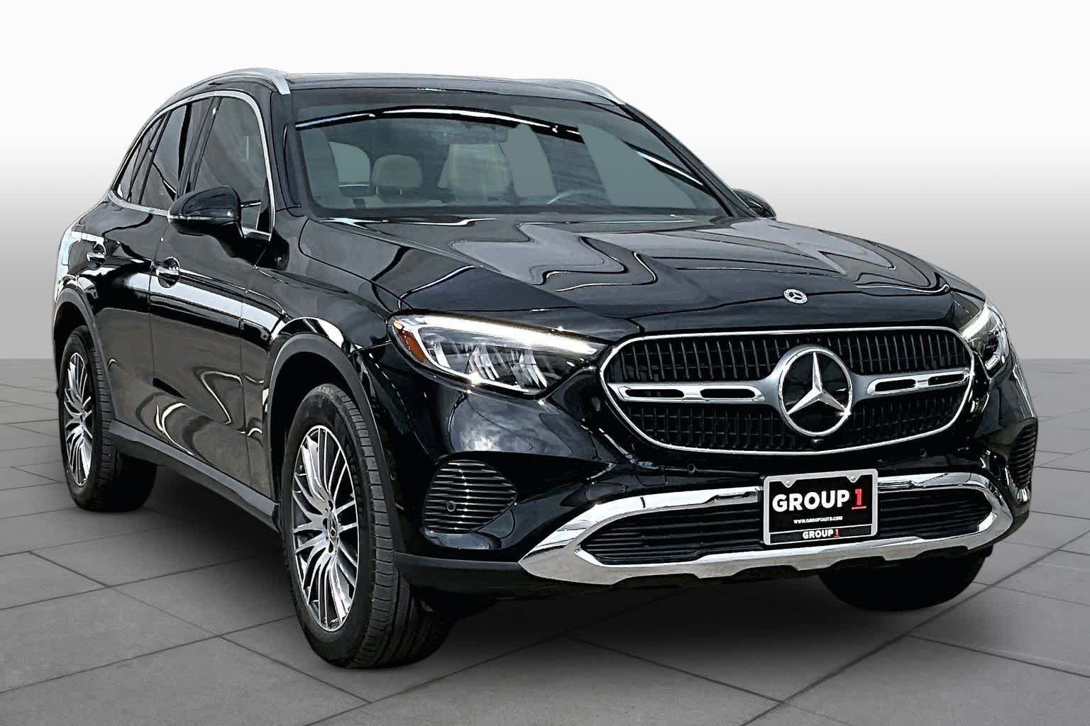 Used 2024 Mercedes-Benz GLC 300 4MATIC image 3