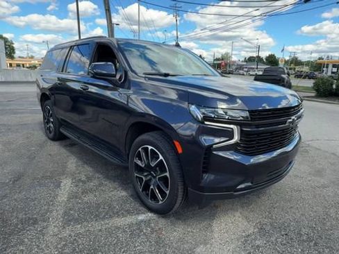 Used 2023 Chevrolet Suburban RST w/ Luxury Package AWD/4WD image 2