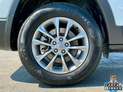 Used 2022 Jeep Cherokee Latitude Lux w/ Sun & Sound Group image 23