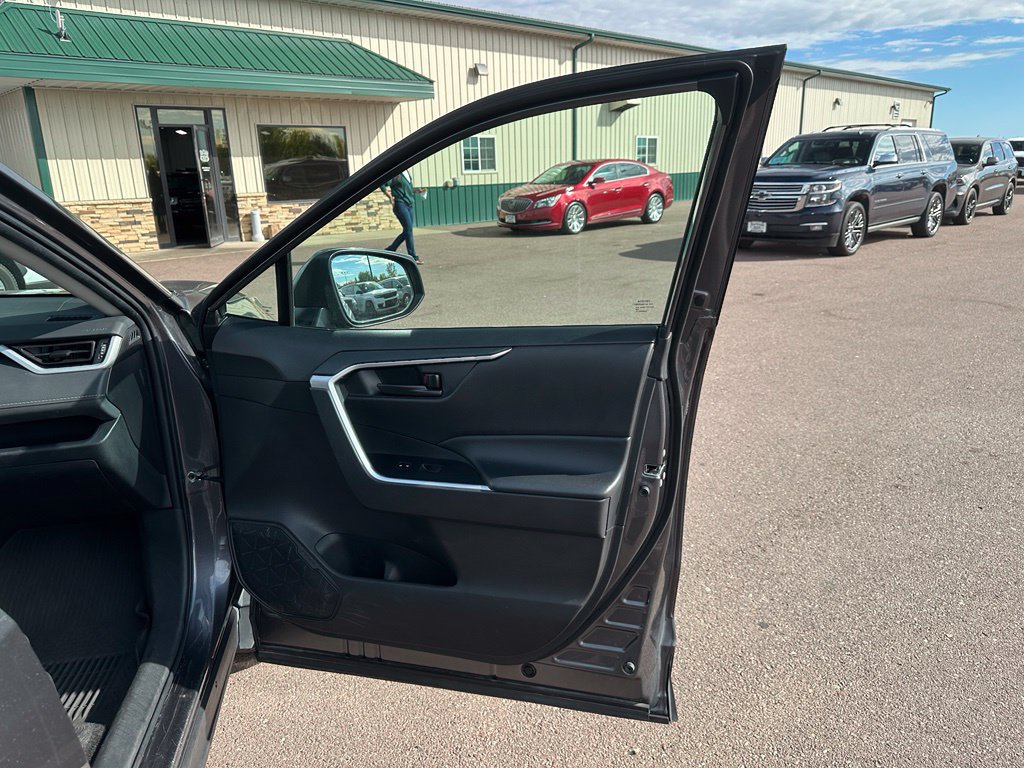 Used 2024 Toyota RAV4 LE AWD/4WD image 29