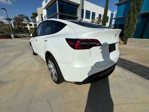 Used 2023 Tesla Model Y Long Range AWD/4WD image 7