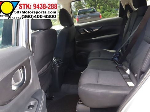 Used 2020 Nissan Rogue SV AWD/4WD image 18