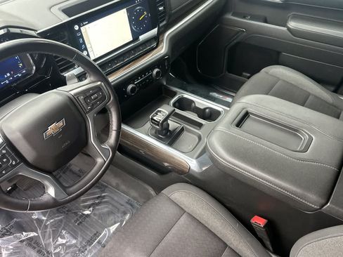 Used 2022 Chevrolet Silverado 1500 LT w/ Z71 Off-Road Package AWD/4WD image 12