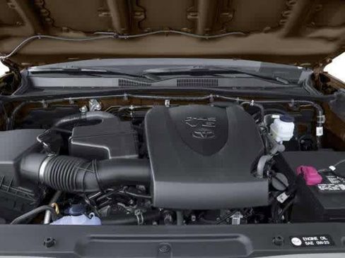 Used 2016 Toyota Tacoma SR5 RWD image 8