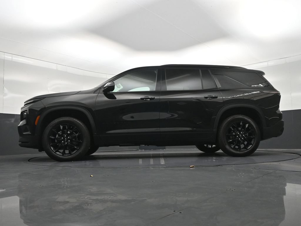 Used 2025 Chevrolet Traverse LT w/ Midnight/Sport Edition FWD image 27