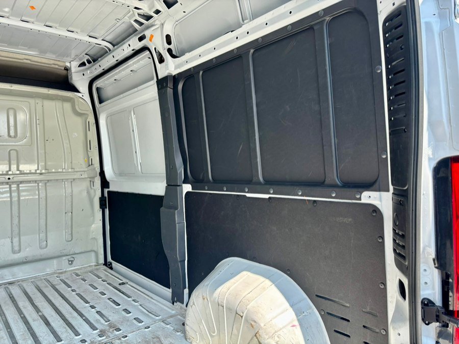 Used 2025 RAM ProMaster 2500 w/ Convenience Group FWD image 28