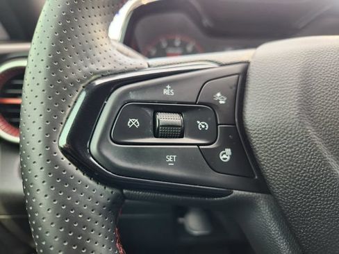 Used 2024 Chevrolet Trax RS w/ Sunroof Package FWD image 27