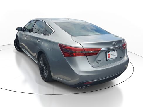 Used 2018 Toyota Avalon Touring FWD image 9