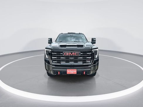 Used 2024 GMC Sierra 2500 AT4 w/ AT4 Premium Plus Package AWD/4WD image 3
