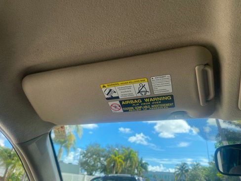 Used 2005 Toyota RAV4 2WD image 57