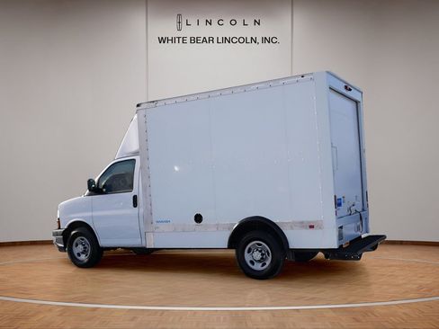 Used 2023 Chevrolet Express 3500 w/ Power Convenience Package image 7