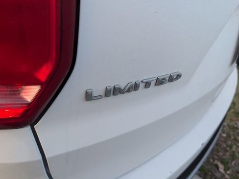 Used 2017 Ford Explorer Limited image 8