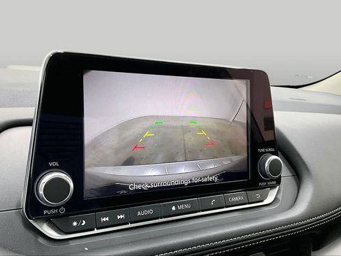Used 2024 Nissan Rogue SV FWD image 24