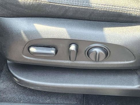 Used 2019 Chevrolet Equinox LT FWD image 16