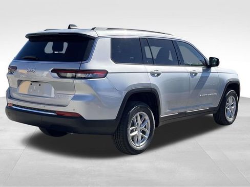 New 2025 Jeep Grand Cherokee L Laredo image 7