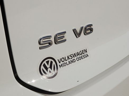 Used 2023 Volkswagen Atlas Cross Sport SE FWD image 8