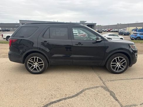 Used 2016 Ford Explorer Sport w/ Equipment Group 401A AWD/4WD image 12