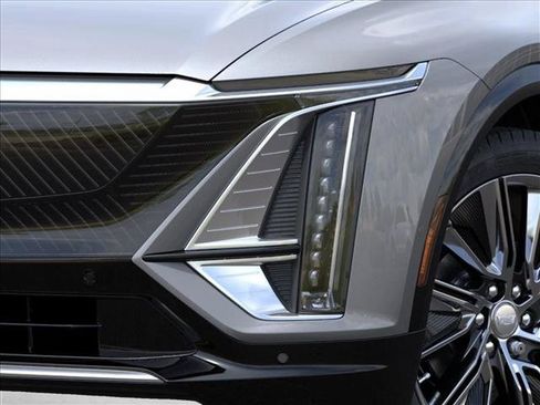 New 2026 Cadillac Lyriq Signature Luxury w/ Nappa Leather Package RWD image 10