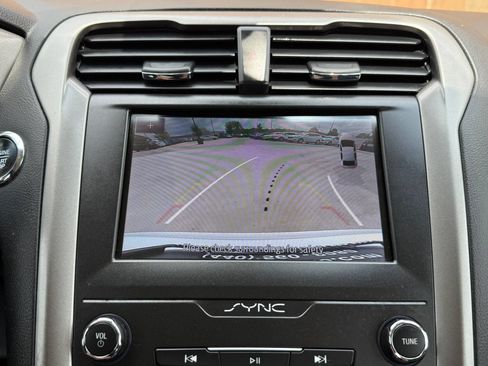 Used 2020 Ford Fusion SE FWD image 34