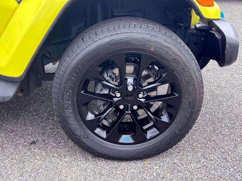 Used 2023 Jeep Wrangler Unlimited Sahara image 10