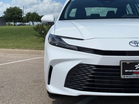 Used 2026 Toyota Camry LE image 4