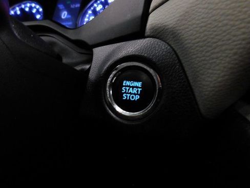 Used 2020 Toyota RAV4 XLE Premium image 40