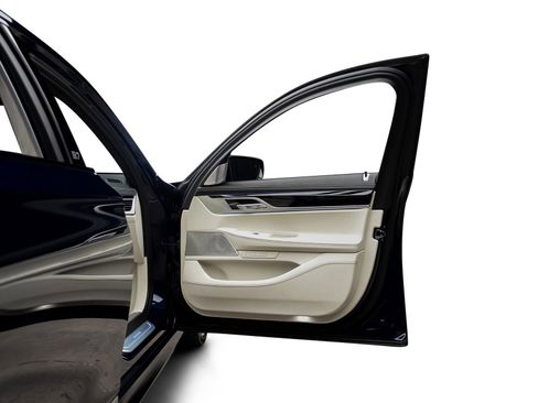 Used 2022 BMW ALPINA B7 xDrive AWD/4WD image 57
