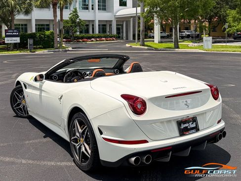 Used 2017 Ferrari California T RWD image 47