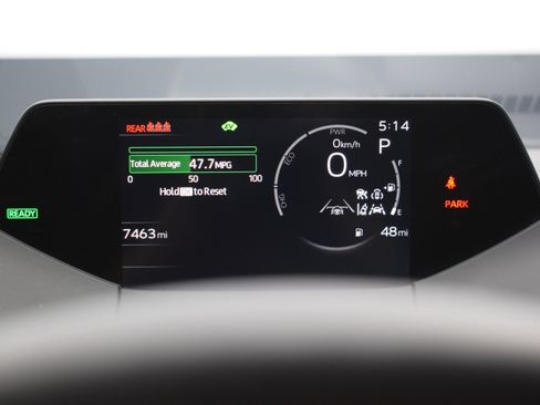 Used 2025 Toyota Prius XLE AWD/4WD image 17