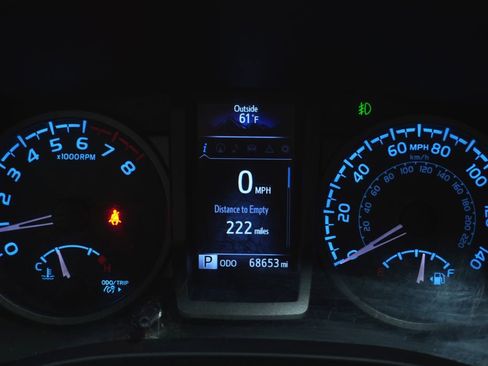 Used 2017 Toyota Tacoma TRD Sport image 23