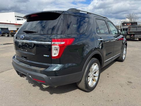 Used 2014 Ford Explorer XLT w/ Equipment Group 202A AWD/4WD image 5