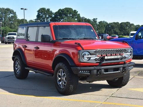 Used 2024 Ford Bronco Badlands AWD/4WD image 3