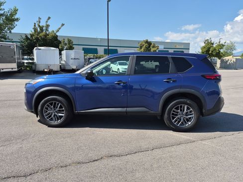 Used 2023 Nissan Rogue S AWD/4WD image 7