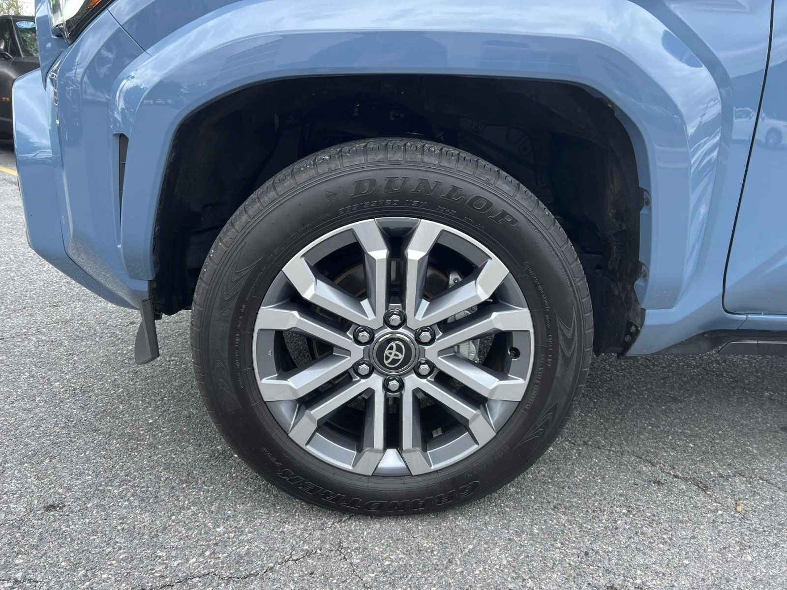 Used 2025 Toyota 4Runner Limited AWD/4WD image 12