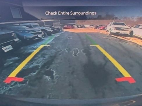 Used 2023 Chrysler Voyager LX image 20