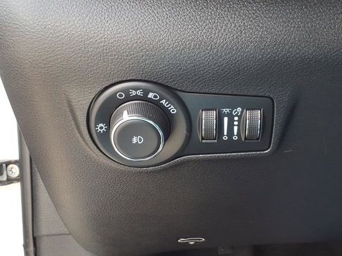 Used 2024 Jeep Compass Latitude w/ Altitude Special Edition AWD/4WD image 15