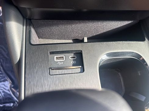 Certified 2025 Lexus ES 300h w/ Premium Package image 28