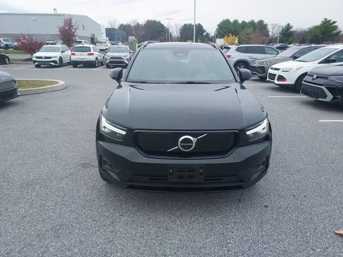 Used 2021 Volvo XC40 P8 Recharge image 2