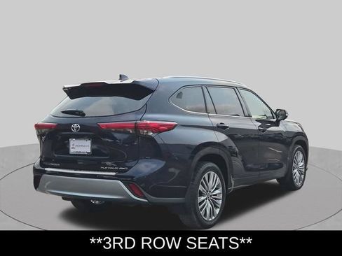 Used 2023 Toyota Highlander Platinum AWD/4WD image 6